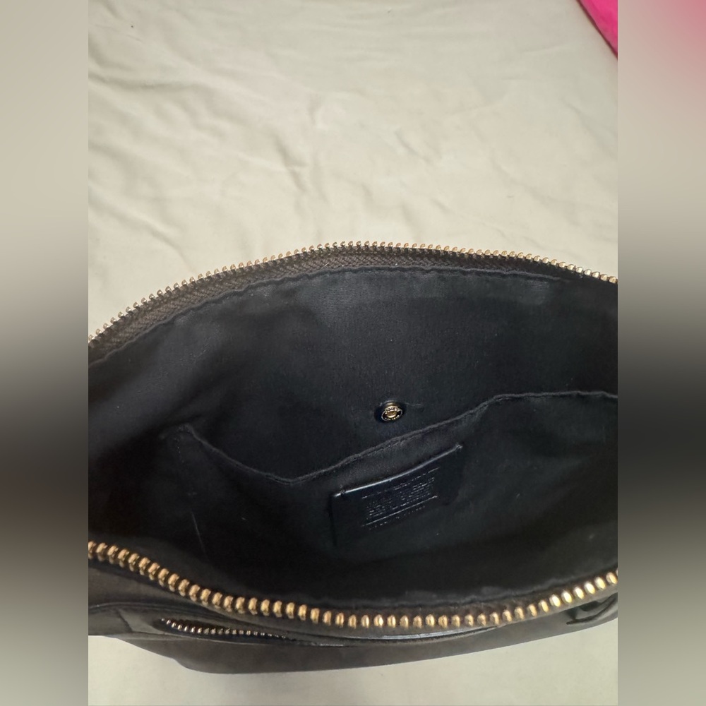 Coach 2 tone brown signature crossbody bag in mint condition - Picture 3 of 3